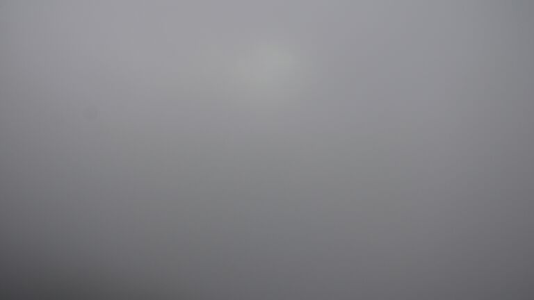 Dieses Bild zeigt eine Webcam-Aufnahme vom Achertal, aufgenommen am Montag, den 27.10.2025 um 16:00 Uhr. Die Temperatur betrug 2.6°C.