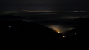 Dieses Bild zeigt eine Webcam-Aufnahme vom Achertal, aufgenommen am Sonntag, den 18.01.2026 um 03:30 Uhr. Die Temperatur betrug 4.8°C.