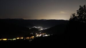 Dieses Bild zeigt eine Webcam-Aufnahme vom Achertal, aufgenommen am Samstag, den 18.07.2026 um 03:30 Uhr. Die Temperatur betrug 16.2°C.