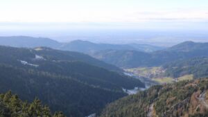 Dieses Bild zeigt eine Webcam-Aufnahme vom Achertal, aufgenommen am Mittwoch, den 19.11.2025 um 14:30 Uhr. Die Temperatur betrug -0.1°C.