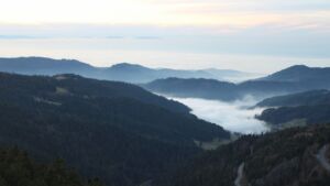 Dieses Bild zeigt eine Webcam-Aufnahme vom Achertal, aufgenommen am Sonntag, den 21.12.2025 um 16:30 Uhr. Die Temperatur betrug 5.4°C.