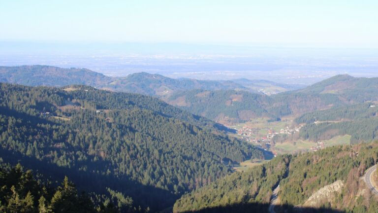 Dieses Bild zeigt eine Webcam-Aufnahme vom Achertal, aufgenommen am Montag, den 02.03.2026 um 09:00 Uhr. Die Temperatur betrug 7.9°C.