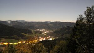 Dieses Bild zeigt eine Webcam-Aufnahme vom Achertal, aufgenommen am Freitag, den 30.10.2026 um 04:30 Uhr. Die Temperatur betrug 5.1°C.