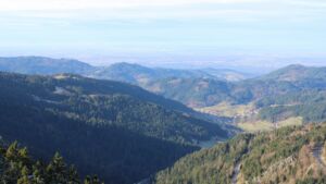 Dieses Bild zeigt eine Webcam-Aufnahme vom Achertal, aufgenommen am Dienstag, den 02.12.2025 um 11:40 Uhr. Die Temperatur betrug 5.7°C.