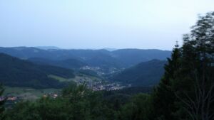 Dieses Bild zeigt eine Webcam-Aufnahme vom Achertal, aufgenommen am Sonntag, den 24.05.2026 um 21:40 Uhr. Die Temperatur betrug 22.2°C.