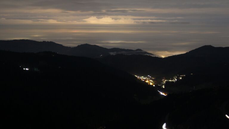 Dieses Bild zeigt eine Webcam-Aufnahme vom Achertal, aufgenommen am Samstag, den 08.11.2025 um 22:30 Uhr. Die Temperatur betrug 6.4°C.