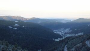 Dieses Bild zeigt eine Webcam-Aufnahme vom Achertal, aufgenommen am Dienstag, den 18.11.2025 um 08:10 Uhr. Die Temperatur betrug -2.8°C.