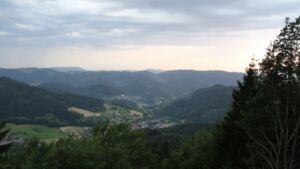 Dieses Bild zeigt eine Webcam-Aufnahme vom Achertal, aufgenommen am Freitag, den 19.06.2026 um 21:10 Uhr. Die Temperatur betrug 26.6°C.