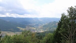 Dieses Bild zeigt eine Webcam-Aufnahme vom Achertal, aufgenommen am Samstag, den 22.08.2026 um 13:20 Uhr. Die Temperatur betrug 15.3°C.