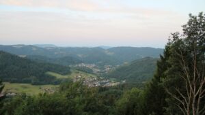 Dieses Bild zeigt eine Webcam-Aufnahme vom Achertal, aufgenommen am Donnerstag, den 23.07.2026 um 06:00 Uhr. Die Temperatur betrug 11.8°C.