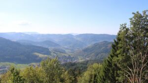 Dieses Bild zeigt eine Webcam-Aufnahme vom Achertal, aufgenommen am Dienstag, den 06.10.2026 um 12:50 Uhr. Die Temperatur betrug 22.2°C.