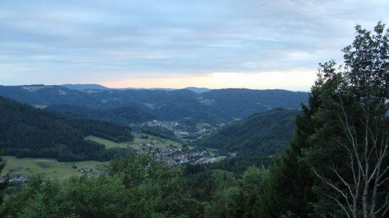 Dieses Bild zeigt eine Webcam-Aufnahme vom Achertal, aufgenommen am Sonntag, den 26.07.2026 um 20:50 Uhr. Die Temperatur betrug 20.1°C.