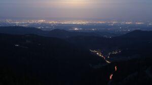 Dieses Bild zeigt eine Webcam-Aufnahme vom Achertal, aufgenommen am Dienstag, den 03.03.2026 um 06:20 Uhr. Die Temperatur betrug 7.4°C.