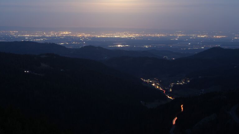 Dieses Bild zeigt eine Webcam-Aufnahme vom Achertal, aufgenommen am Dienstag, den 03.03.2026 um 06:20 Uhr. Die Temperatur betrug 7.4°C.