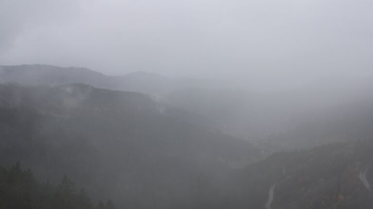 Dieses Bild zeigt eine Webcam-Aufnahme vom Achertal, aufgenommen am Samstag, den 25.10.2025 um 13:40 Uhr. Die Temperatur betrug 3.8°C.