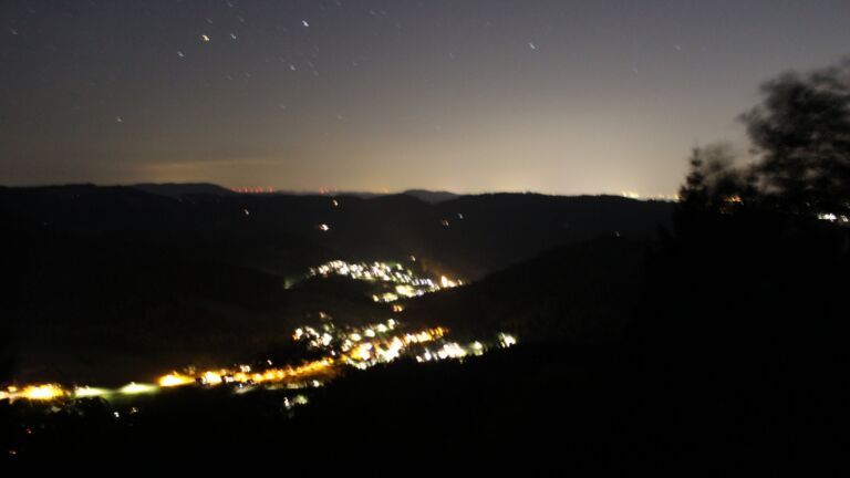 Dieses Bild zeigt eine Webcam-Aufnahme vom Achertal, aufgenommen am Freitag, den 07.08.2026 um 22:40 Uhr. Die Temperatur betrug 19°C.