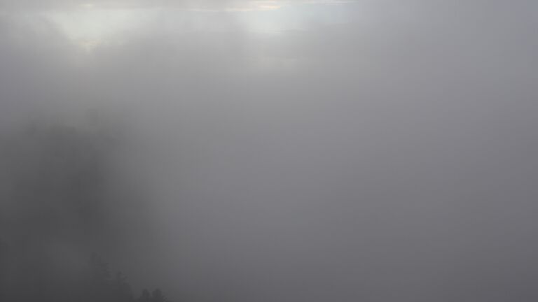 Dieses Bild zeigt eine Webcam-Aufnahme vom Achertal, aufgenommen am Samstag, den 04.10.2025 um 16:50 Uhr. Die Temperatur betrug 4.9°C.