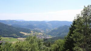 Dieses Bild zeigt eine Webcam-Aufnahme vom Achertal, aufgenommen am Freitag, den 19.06.2026 um 16:10 Uhr. Die Temperatur betrug 35.3°C.
