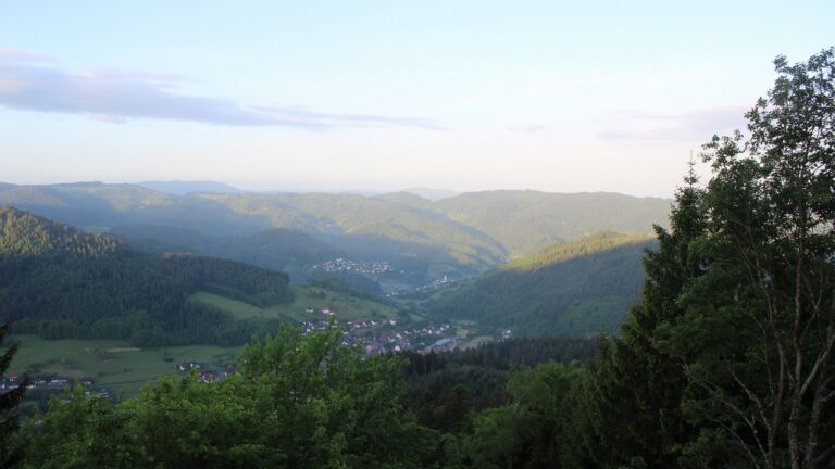 Dieses Bild zeigt eine Webcam-Aufnahme vom Achertal, aufgenommen am Donnerstag, den 21.05.2026 um 06:30 Uhr. Die Temperatur betrug 10.7°C.