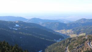 Dieses Bild zeigt eine Webcam-Aufnahme vom Achertal, aufgenommen am Donnerstag, den 15.01.2026 um 14:30 Uhr. Die Temperatur betrug 6.9°C.