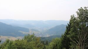 Dieses Bild zeigt eine Webcam-Aufnahme vom Achertal, aufgenommen am Sonntag, den 16.08.2026 um 14:10 Uhr. Die Temperatur betrug 30.9°C.