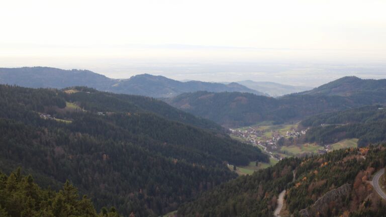 Dieses Bild zeigt eine Webcam-Aufnahme vom Achertal, aufgenommen am Mittwoch, den 12.11.2025 um 16:00 Uhr. Die Temperatur betrug 12.4°C.