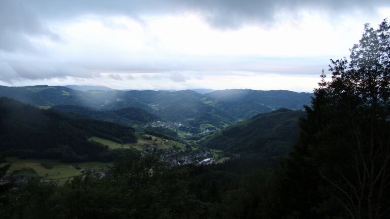Dieses Bild zeigt eine Webcam-Aufnahme vom Achertal, aufgenommen am Freitag, den 05.06.2026 um 06:00 Uhr. Die Temperatur betrug 8.9°C.