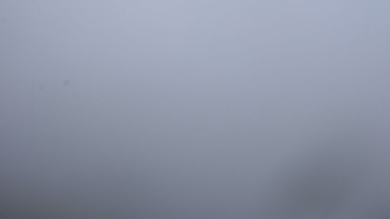 Dieses Bild zeigt eine Webcam-Aufnahme vom Achertal, aufgenommen am Sonntag, den 15.06.2025 um 15:30 Uhr. Die Temperatur betrug 16.8°C.