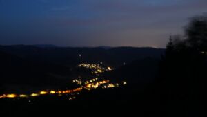 Dieses Bild zeigt eine Webcam-Aufnahme vom Achertal, aufgenommen am Samstag, den 01.08.2026 um 22:10 Uhr. Die Temperatur betrug 20.1°C.