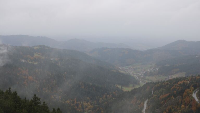 Dieses Bild zeigt eine Webcam-Aufnahme vom Achertal, aufgenommen am Montag, den 20.10.2025 um 11:20 Uhr. Die Temperatur betrug 8.8°C.
