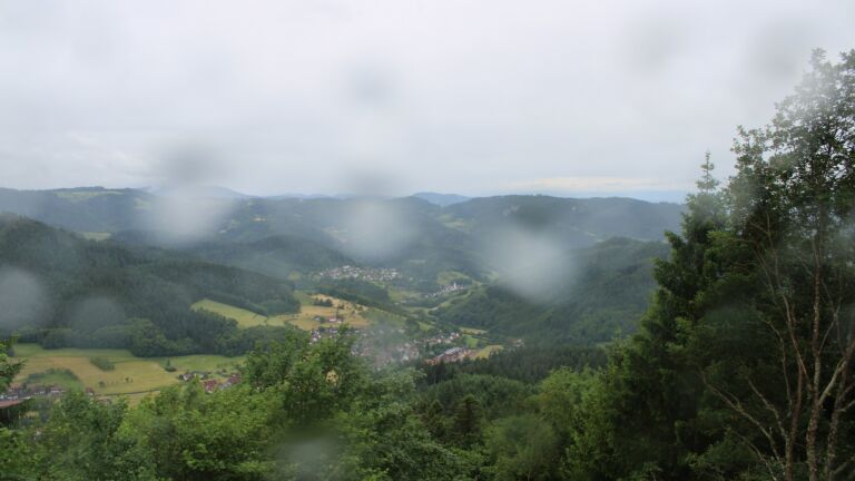Dieses Bild zeigt eine Webcam-Aufnahme vom Achertal, aufgenommen am Donnerstag, den 04.06.2026 um 16:30 Uhr. Die Temperatur betrug 10.2°C.