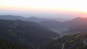 Dieses Bild zeigt eine Webcam-Aufnahme vom Achertal, aufgenommen am Mittwoch, den 29.04.2026 um 20:40 Uhr. Die Temperatur betrug 9.4°C.