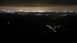 Dieses Bild zeigt eine Webcam-Aufnahme vom Achertal, aufgenommen am Mittwoch, den 24.12.2025 um 02:00 Uhr. Die Temperatur betrug -2.9°C.