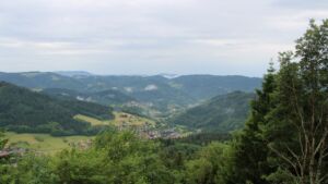 Dieses Bild zeigt eine Webcam-Aufnahme vom Achertal, aufgenommen am Montag, den 08.06.2026 um 19:10 Uhr. Die Temperatur betrug 16.1°C.