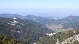 Dieses Bild zeigt eine Webcam-Aufnahme vom Achertal, aufgenommen am Donnerstag, den 02.04.2026 um 10:50 Uhr. Die Temperatur betrug 6.9°C.