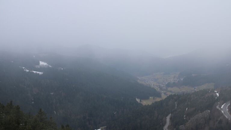 Dieses Bild zeigt eine Webcam-Aufnahme vom Achertal, aufgenommen am Sonntag, den 01.02.2026 um 10:10 Uhr. Die Temperatur betrug 2.9°C.