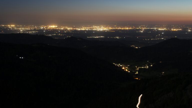 Dieses Bild zeigt eine Webcam-Aufnahme vom Achertal, aufgenommen am Mittwoch, den 29.04.2026 um 22:00 Uhr. Die Temperatur betrug 8.1°C.