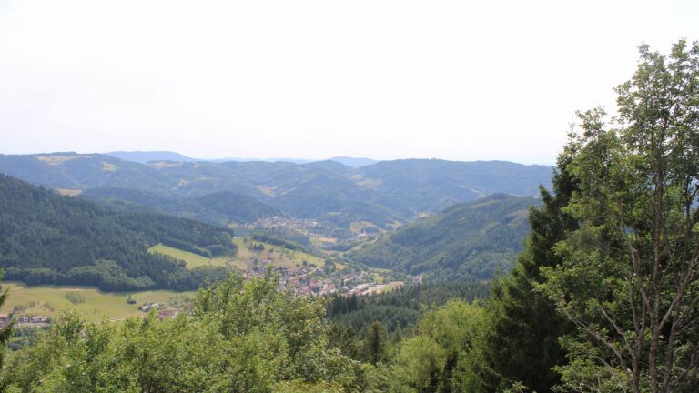 Dieses Bild zeigt eine Webcam-Aufnahme vom Achertal, aufgenommen am Samstag, den 25.07.2026 um 15:40 Uhr. Die Temperatur betrug 27.1°C.