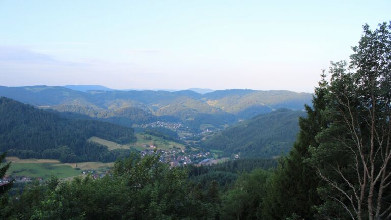 Dieses Bild zeigt eine Webcam-Aufnahme vom Achertal, aufgenommen am Dienstag, den 30.06.2026 um 06:50 Uhr. Die Temperatur betrug 19.9°C.