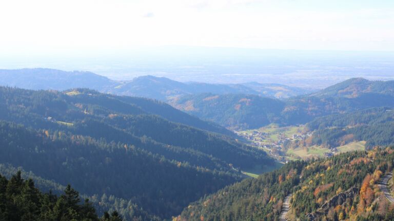 Dieses Bild zeigt eine Webcam-Aufnahme vom Achertal, aufgenommen am Donnerstag, den 30.10.2025 um 14:20 Uhr. Die Temperatur betrug 6.6°C.