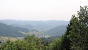 Dieses Bild zeigt eine Webcam-Aufnahme vom Achertal, aufgenommen am Donnerstag, den 30.07.2026 um 16:20 Uhr. Die Temperatur betrug 31.9°C.
