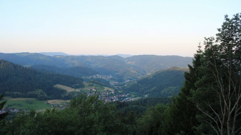 Dieses Bild zeigt eine Webcam-Aufnahme vom Achertal, aufgenommen am Montag, den 22.06.2026 um 06:20 Uhr. Die Temperatur betrug 25.1°C.