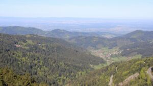 Dieses Bild zeigt eine Webcam-Aufnahme vom Achertal, aufgenommen am Montag, den 27.04.2026 um 09:20 Uhr. Die Temperatur betrug 13.4°C.