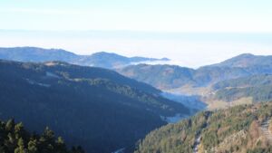 Dieses Bild zeigt eine Webcam-Aufnahme vom Achertal, aufgenommen am Sonntag, den 28.12.2025 um 11:30 Uhr. Die Temperatur betrug 0.1°C.