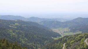 Dieses Bild zeigt eine Webcam-Aufnahme vom Achertal, aufgenommen am Dienstag, den 28.04.2026 um 15:10 Uhr. Die Temperatur betrug 15.6°C.