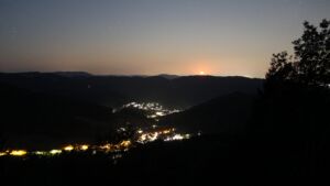 Dieses Bild zeigt eine Webcam-Aufnahme vom Achertal, aufgenommen am Dienstag, den 28.07.2026 um 04:10 Uhr. Die Temperatur betrug 16°C.