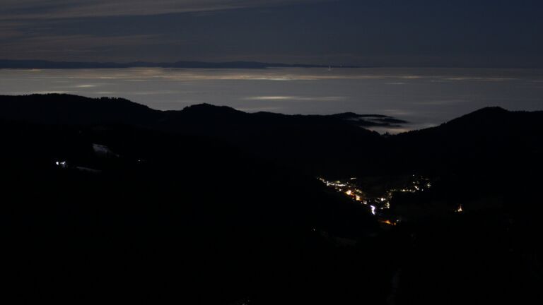 Dieses Bild zeigt eine Webcam-Aufnahme vom Achertal, aufgenommen am Mittwoch, den 04.02.2026 um 06:40 Uhr. Die Temperatur betrug 2.4°C.