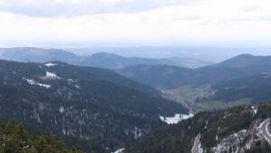 Dieses Bild zeigt eine Webcam-Aufnahme vom Achertal, aufgenommen am Mittwoch, den 01.04.2026 um 15:30 Uhr. Die Temperatur betrug 1.2°C.