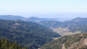 Dieses Bild zeigt eine Webcam-Aufnahme vom Achertal, aufgenommen am Donnerstag, den 26.02.2026 um 12:30 Uhr. Die Temperatur betrug 13.1°C.