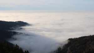 Dieses Bild zeigt eine Webcam-Aufnahme vom Achertal, aufgenommen am Montag, den 22.12.2025 um 15:10 Uhr. Die Temperatur betrug 7.3°C.